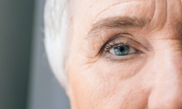 Cuidando la vista en la tercera edad: Consejos para una salud ocular óptima